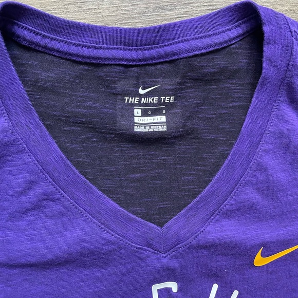 LSU Tiger Nike Women’s V-neck Dri-fit T-Shirt Size Large - Picture 2 of 3